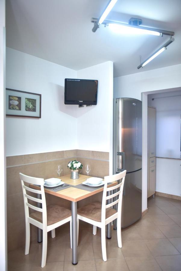 Modern Apartament Fagaras Bagian luar foto